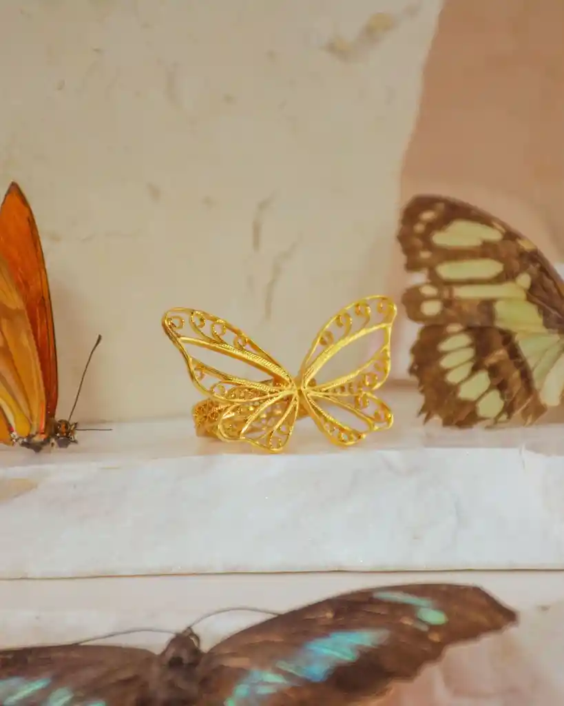 Anillo Abierto De Mariposa En Filigrana