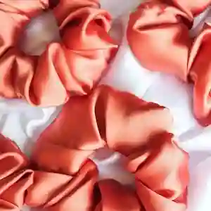 Scrunchies En Satín Color Salmon