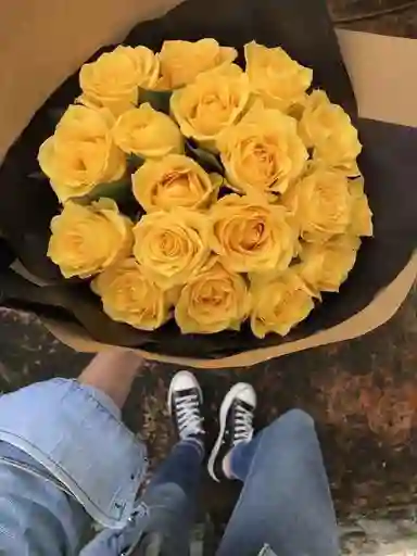 Rosas Amarillas En Bouquet Para Mamá