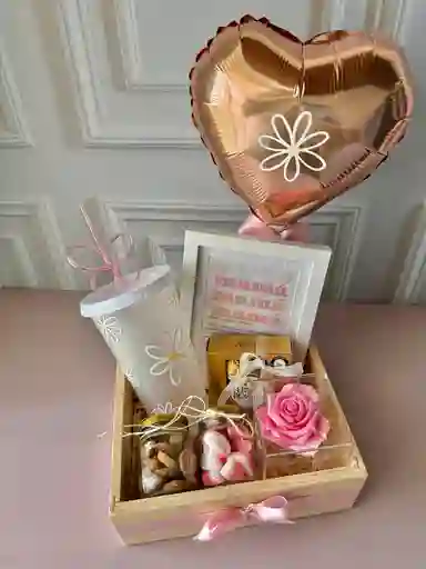 Gift Box; Mama Floral; Rosa Eterna, Termo, Chocolates, Portarretratos