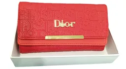 Billetera Mujer Dama Inspirado Dior Tamaño Mediano Roja Broche