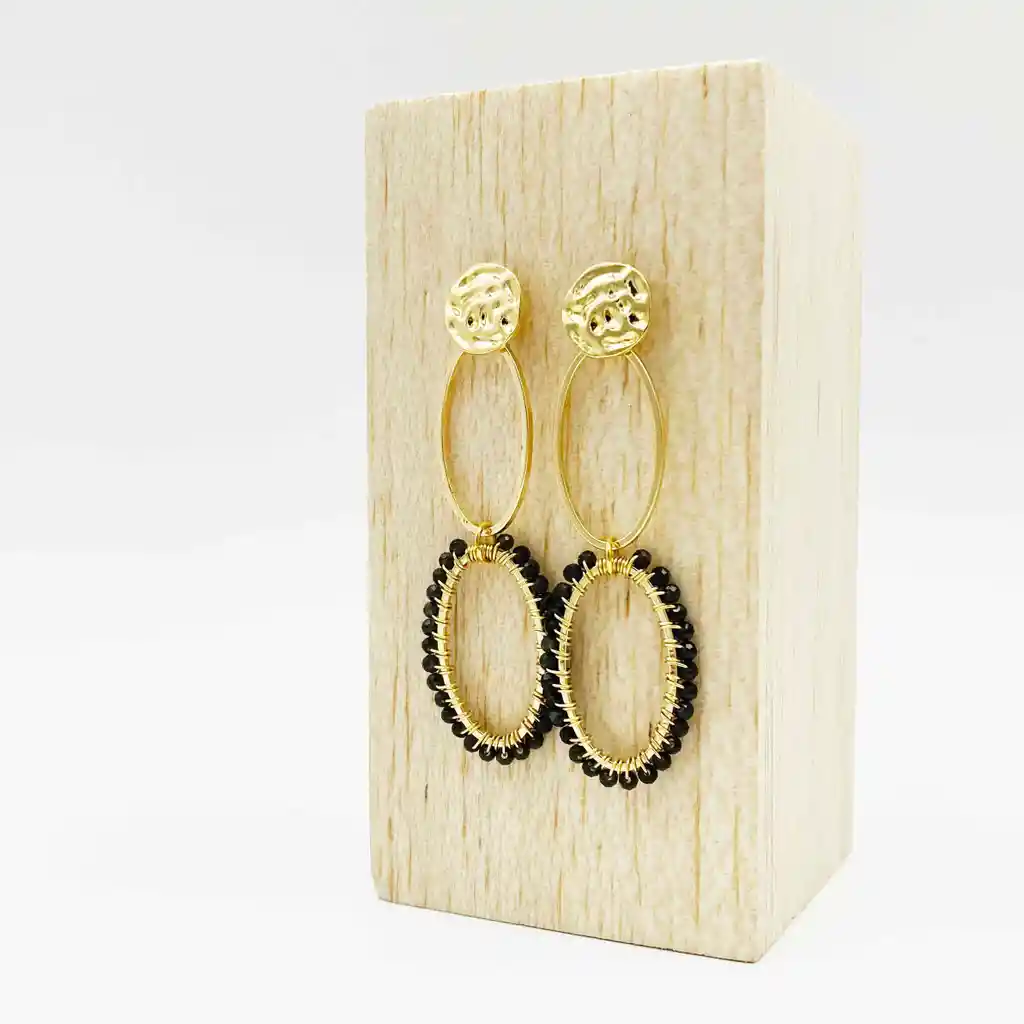 Aretes Largos Dorados Con Obsidiana