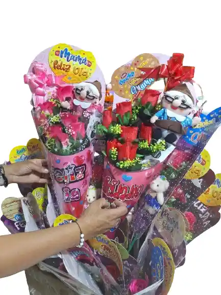 Cono De Rosas Muñeco Para El Dia De La Madre