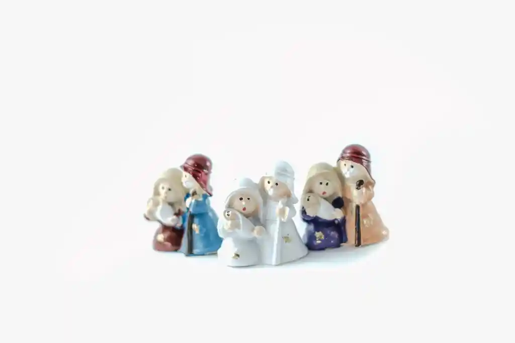 Set De Estatuillas De Nacimiento Bicolor Pequeños