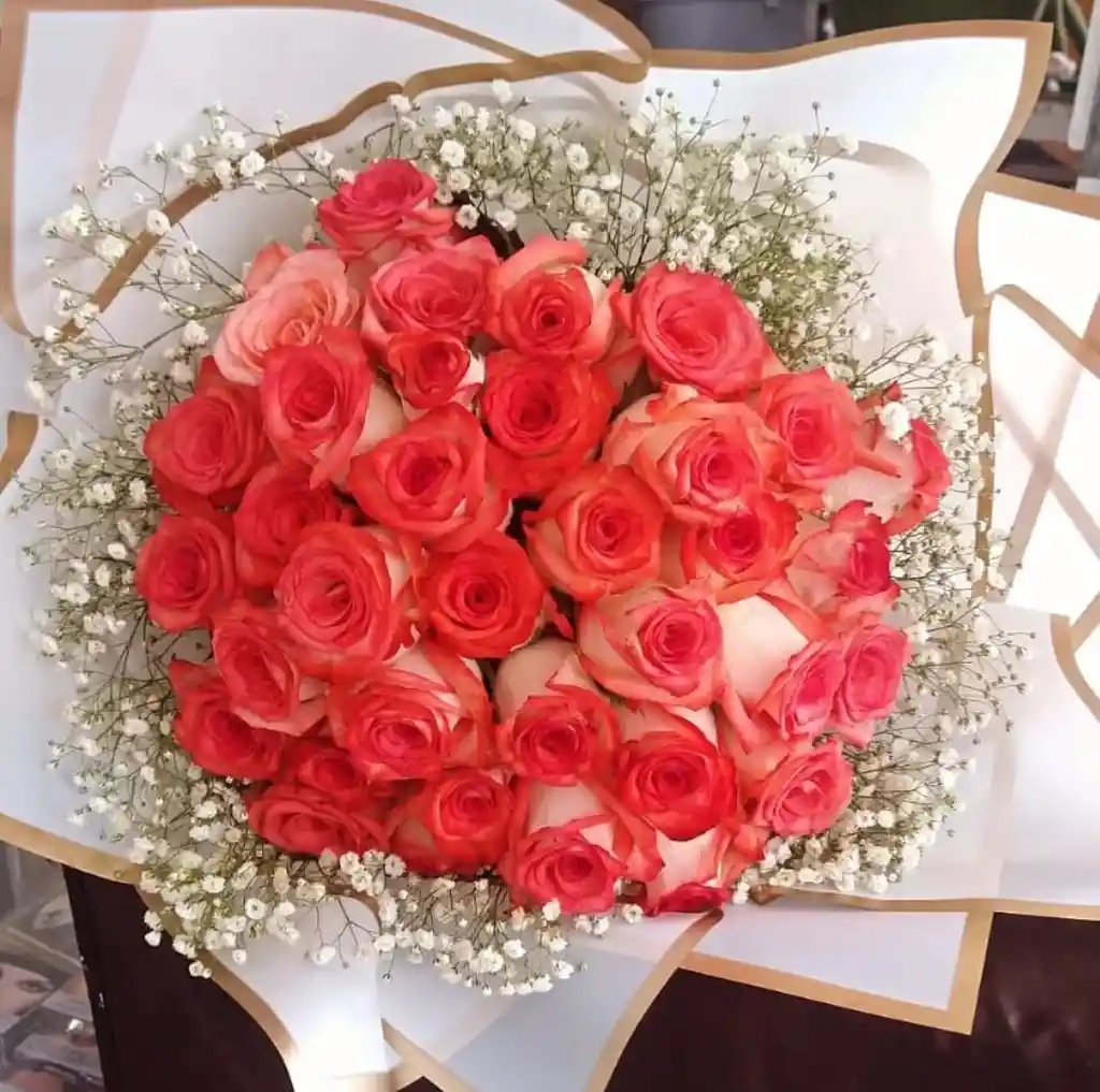 Bouquet De Rosas Salmon Con Pintas Blancas X 48