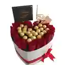 Caja De Rosas En Forma De Corazon Con Chocolate Y Con Globo De Corazon