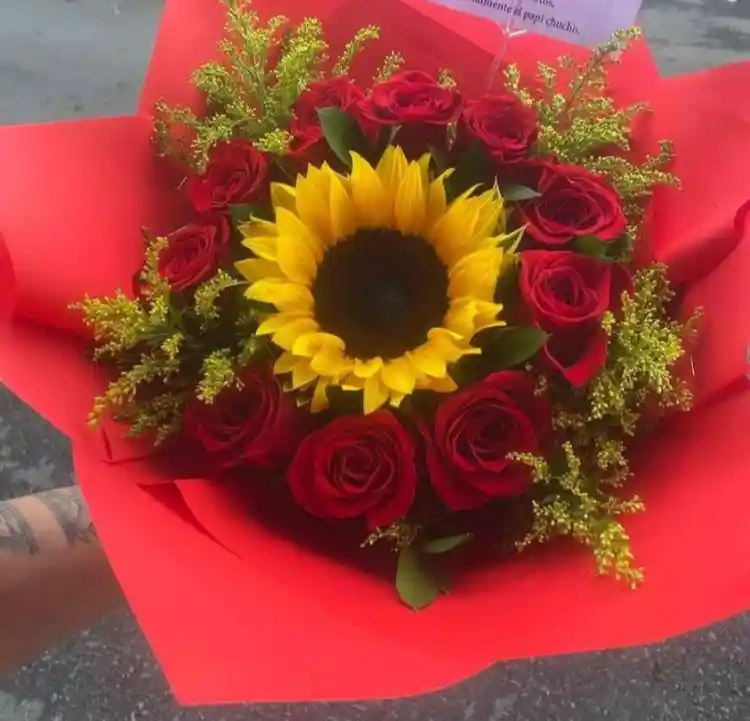 Arreglo De Flores Regalo Para Mujer