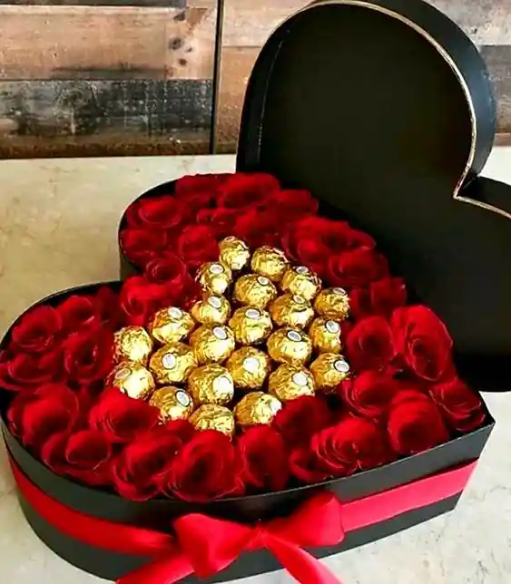 Corazon Aniversari Cumpleaños Amor Grande Con 35 A 40 Rosas 24 Ferreros