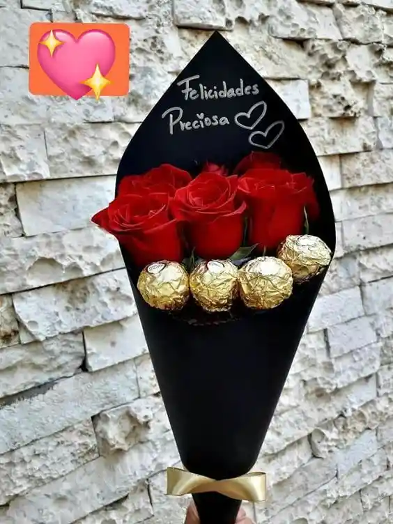 Flores Con Chocolates En Cono 6852