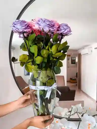 Jarrón Con Rosas