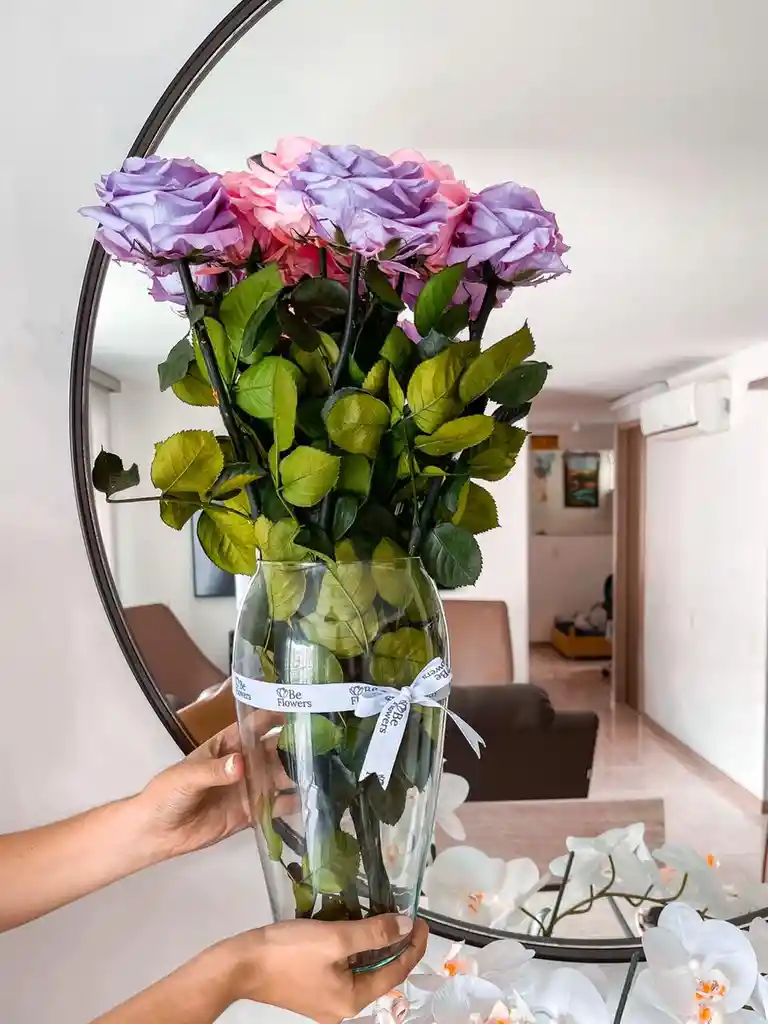 Jarrón Con Rosas