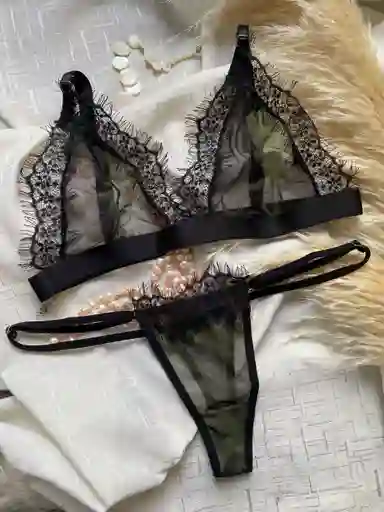 Hermoso Conjunto De Ropa Interior
