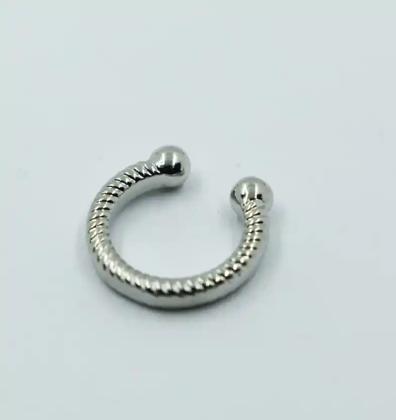 Earcuff Plateado Textura De Serpiente