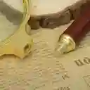 Lupa De Mano Y Redonda Con Mango Magnifier 100mm