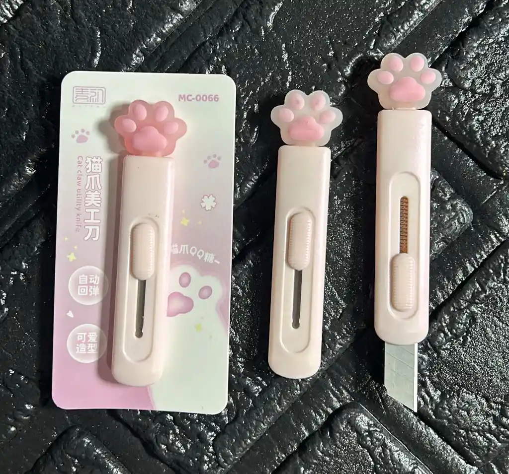 Bisturi Pequeño Huellas / Kawaii Rosado