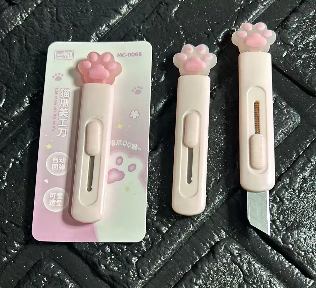 Bisturi Pequeño Huellas / Kawaii Rosado
