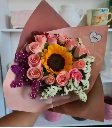 Bouquet Rosas Y Girasol Surtido