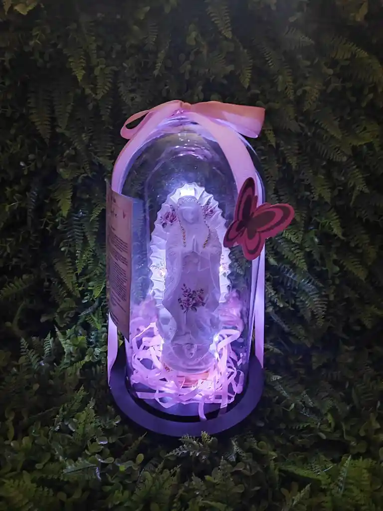 Cupula De Vidrio Con Virgen