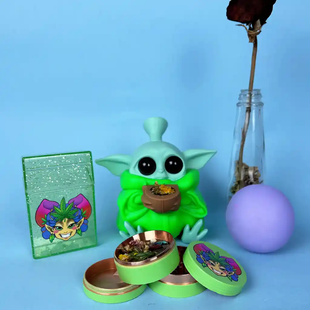 Kit Baby Yoda Verde- Bong, Trilladora Y Case Parchadas