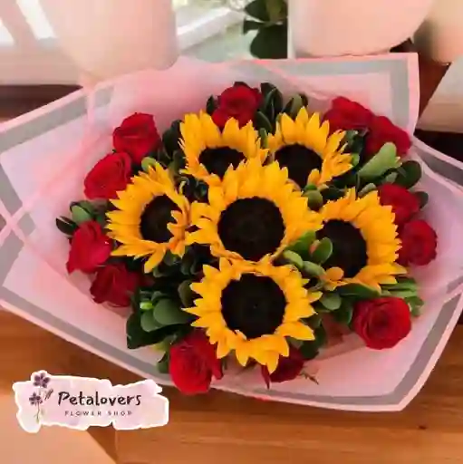 Girasoles San Valentin Con Rosas