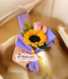 Flores Rosas Rosadas Y Girasol