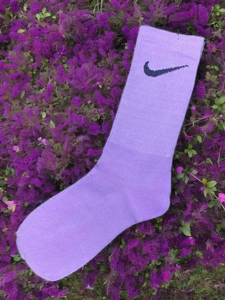 Media Extra Larga Deportiva Única Talla Tipo Nike, Color Morado, Estirable Extralarga