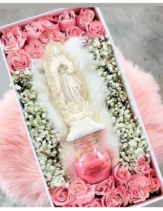 Caja 24 Rosas, Virgencita Guadalupe Y Gipsophilia