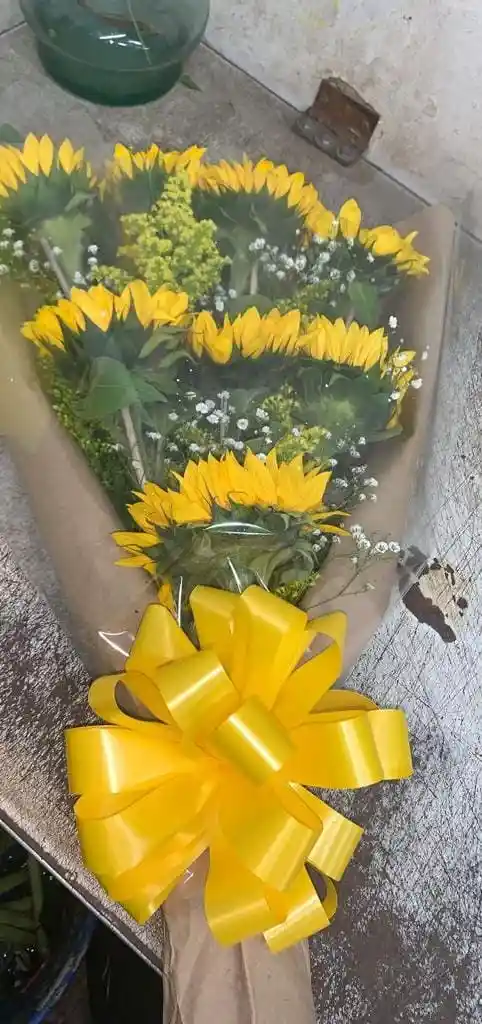 Bouquet Tradicional De Girasoles X8