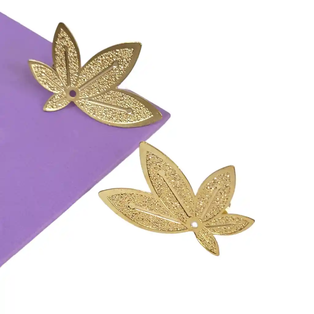 Maxi Aretes Livianos Flor Dorada