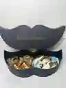 Caja Bigote Hombre Con Whisky Y Fresas Con Chocolate