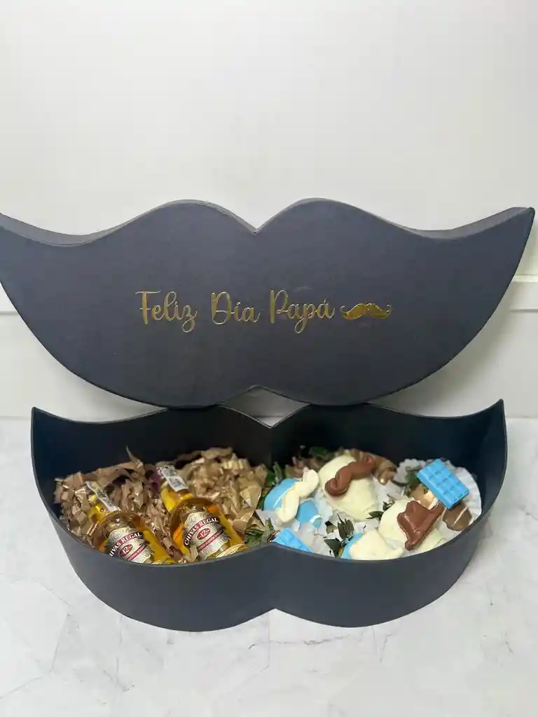 Caja Bigote Hombre Con Whisky Y Fresas Con Chocolate