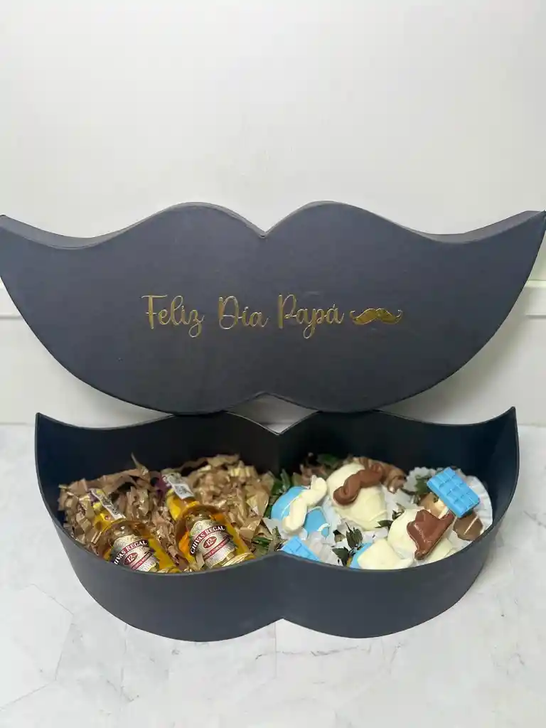 Caja Bigote Hombre Con Whisky Y Fresas Con Chocolate