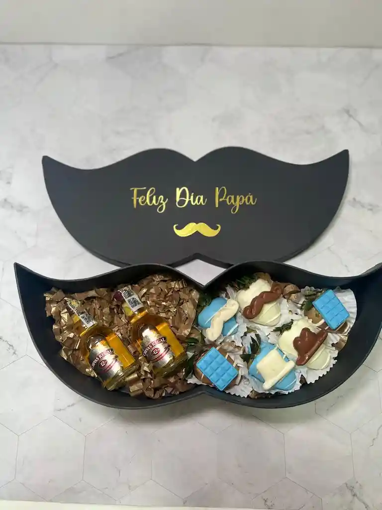Caja Bigote Hombre Con Whisky Y Fresas Con Chocolate