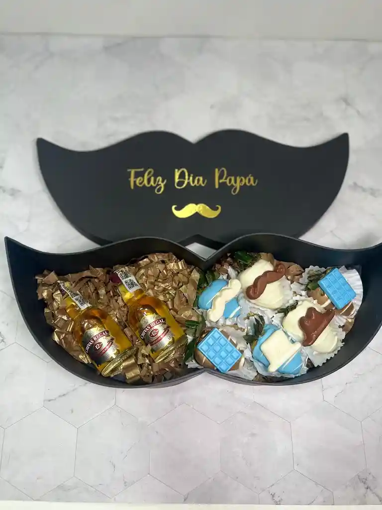 Caja Bigote Hombre Con Whisky Y Fresas Con Chocolate
