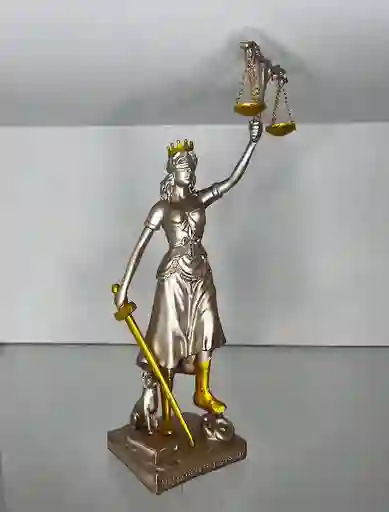 Dama De La Justicia