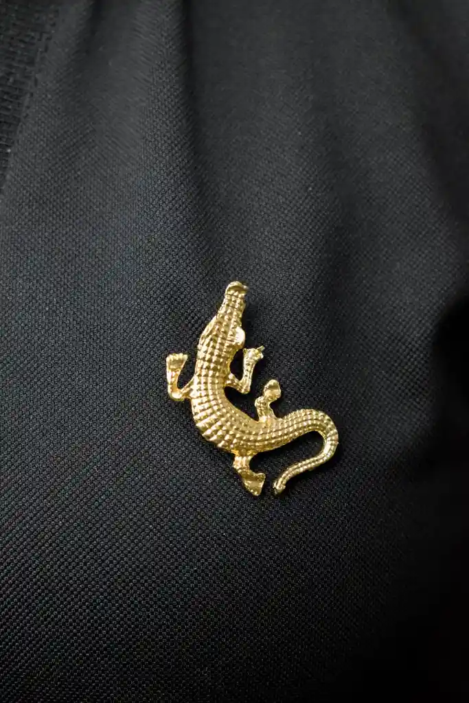 Prendedor Dorado Cocodrilo