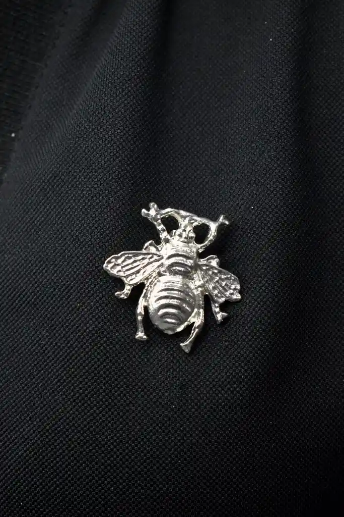 Prendedor Plateado Abeja