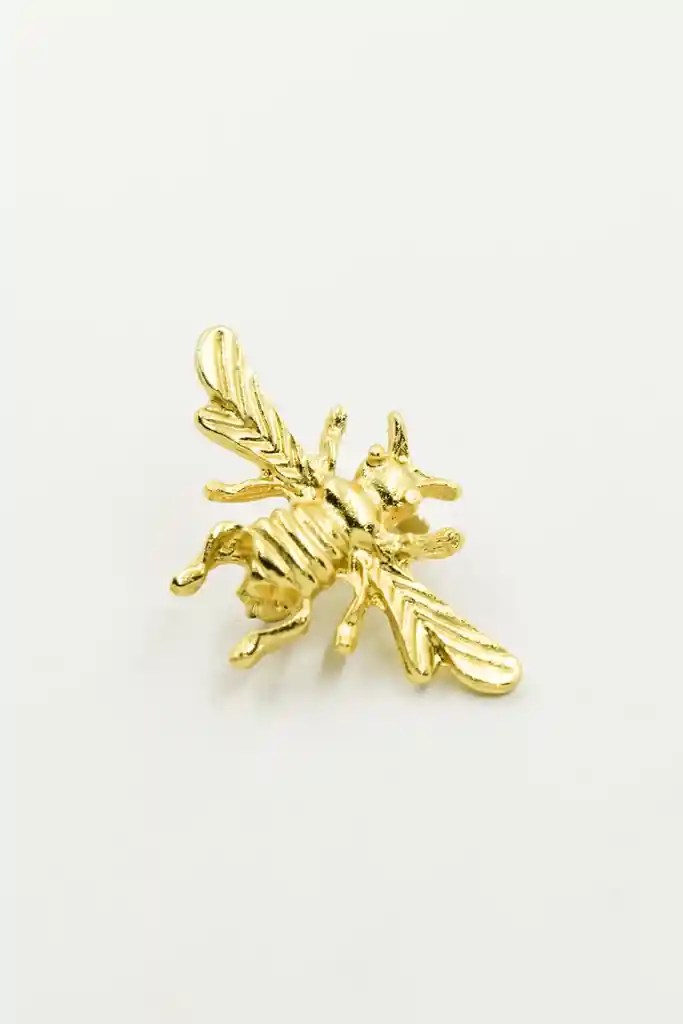 Prendedor Dorado Mosca