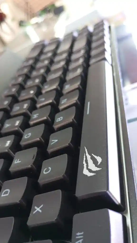 Teclado Gamer Mecánico 65% Rgb