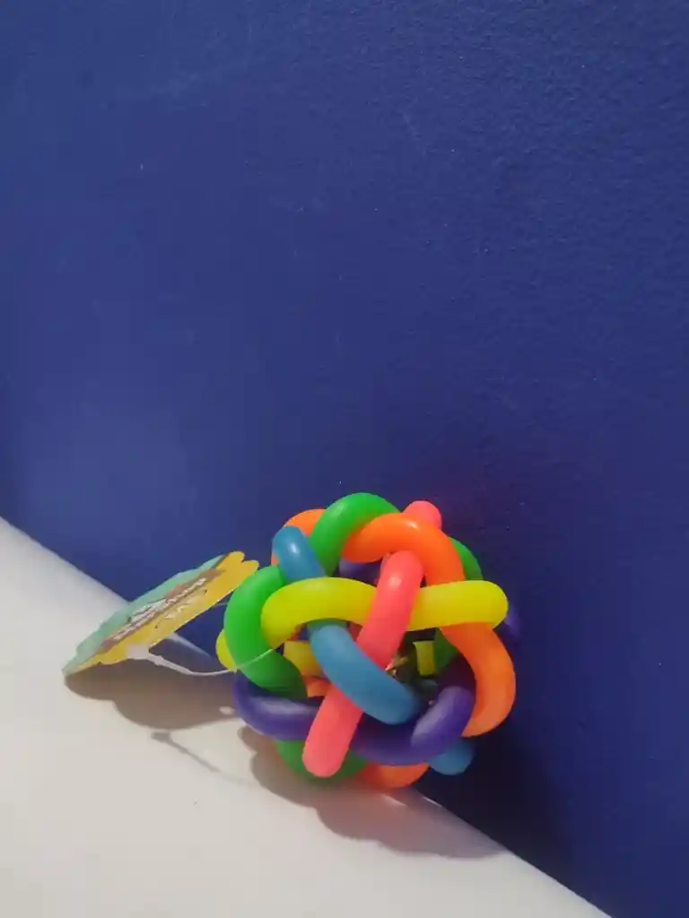 Juguete Pelota Espiral De Colores Mediana Para Perros Y Gatos