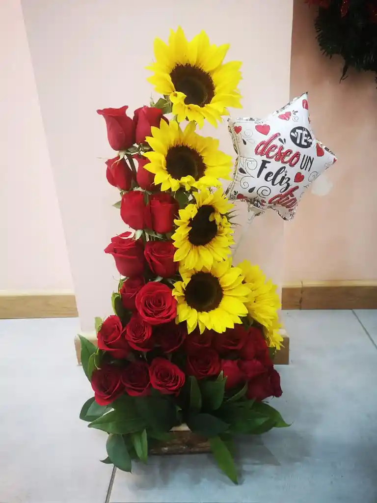 Arreglo Floral Diseño Con Rosas Y Girasoles