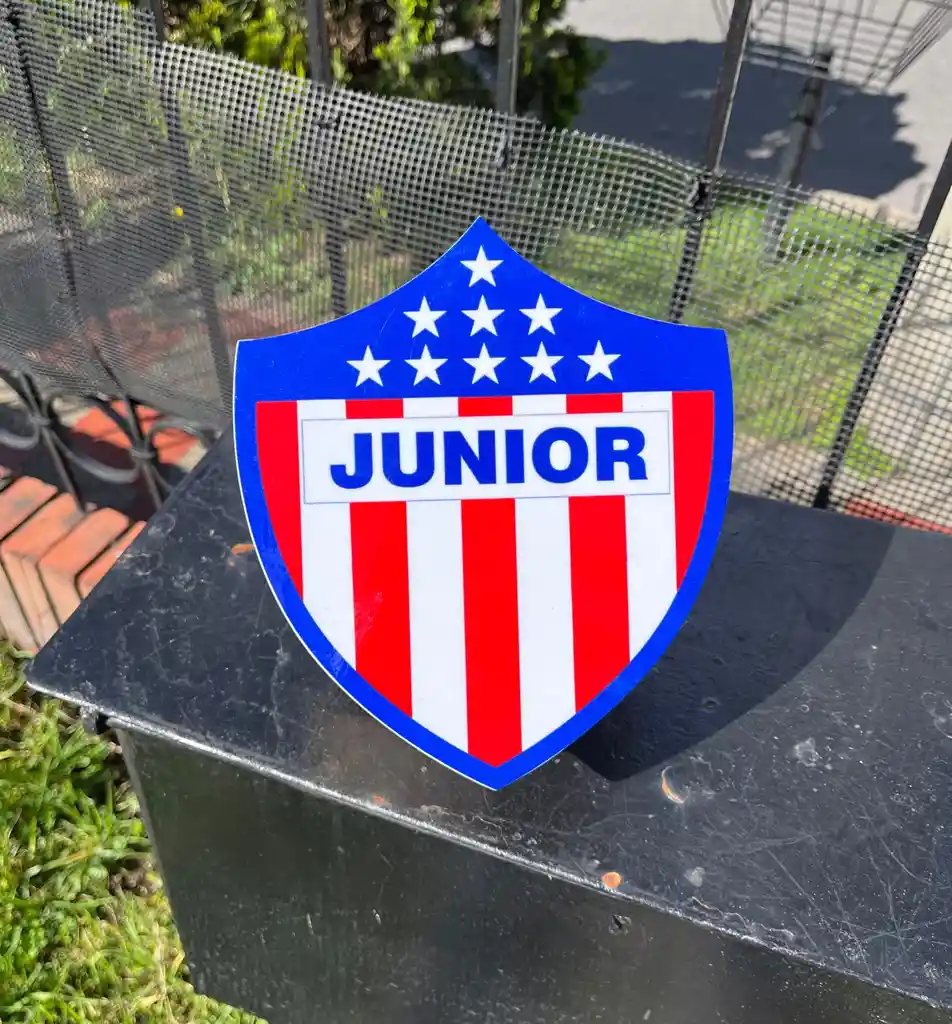 Regalo Caja Escudo Junior