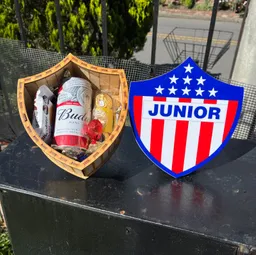 Regalo Caja Escudo Junior