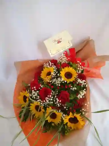 Ramillete Rosas Y Girasoles