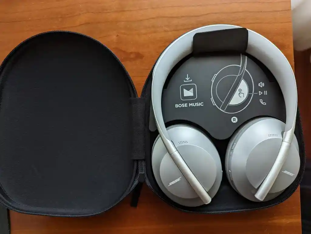 Audífonos Bluetooth Bose 700 Headphones