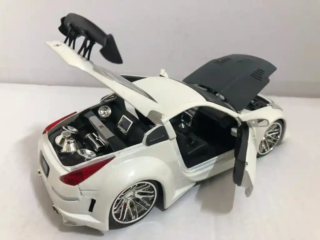 Carro Coleccionable Nissan Btk 2003 350z Blanco Modelo Coche Juguete Fiesta Regalos, Colección