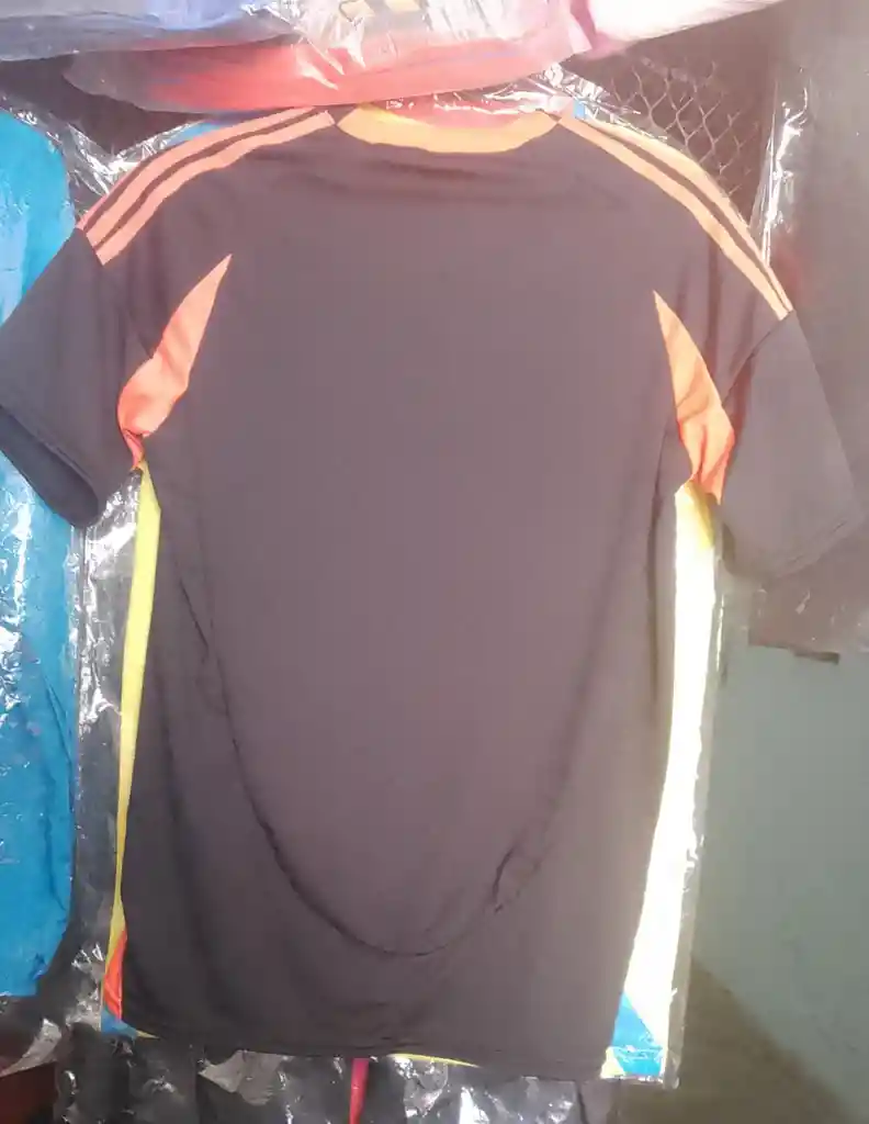 Camisetas Selección Colombia🥅🤾🏼‍♂️ Nacional / Negra/ Niñ@s/talla 8-10