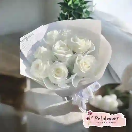 Flores Bouquet De 8 Rosas Blancas