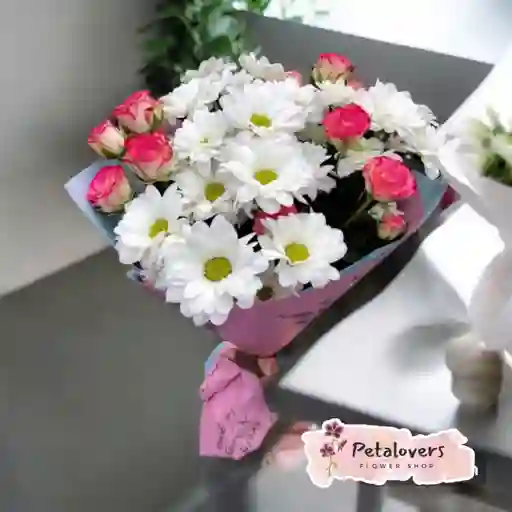 Flores Bouquet De Rosas Rosadas Con Margaritas