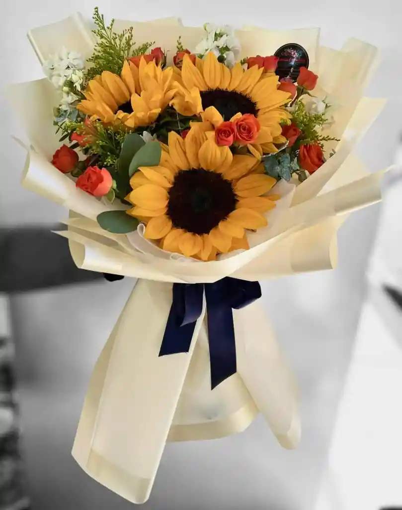 Bouquet De Girasoles Y Mini Rosas